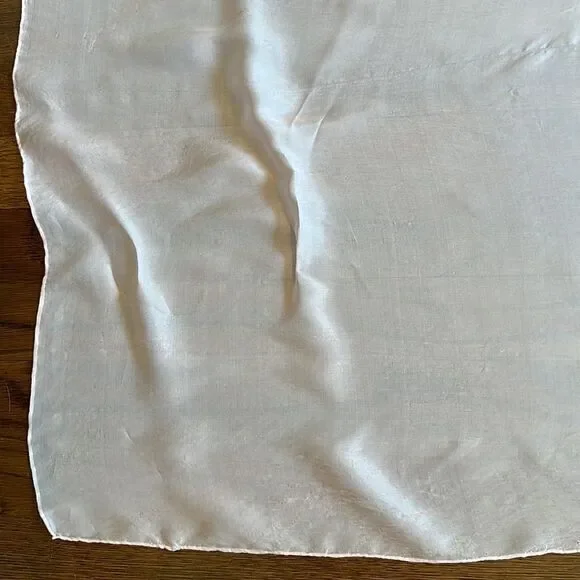 Vintage light pink very large thin polyester or silk scarf - Picture 6 of 10